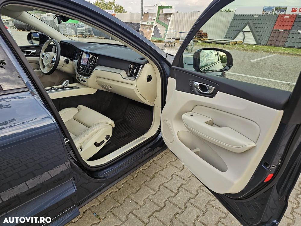 VOLVO XC60 2024 — imagine 17