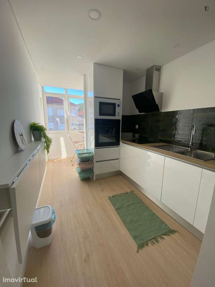 Quarto - localizado em Almada Lisbon - Grande imagem: 5/6