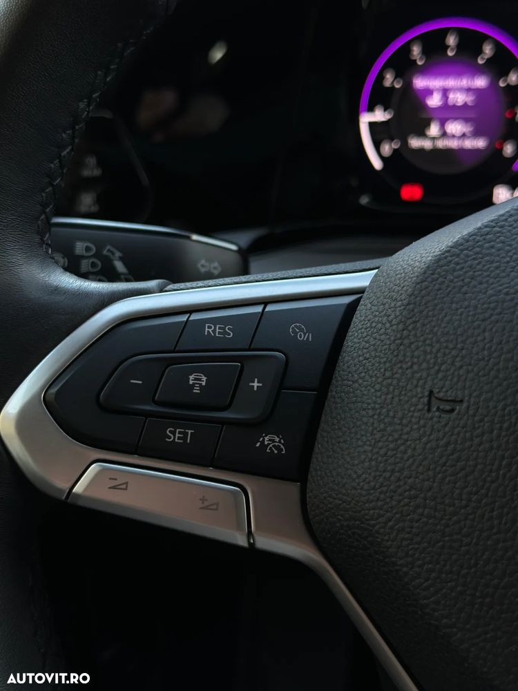 Volkswagen Golf 1.5 TSI ACT Style - 16