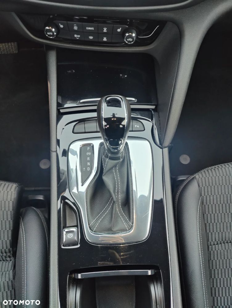 Opel Insignia 1.5 T Innovation S&S - 23