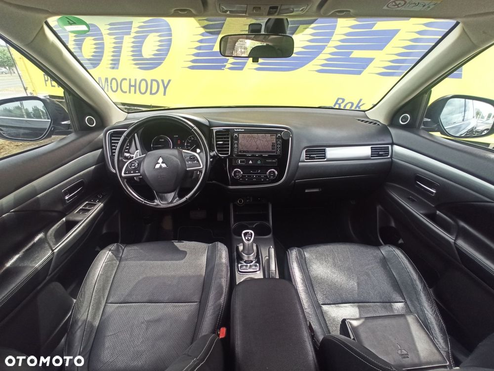 Mitsubishi Outlander - 21