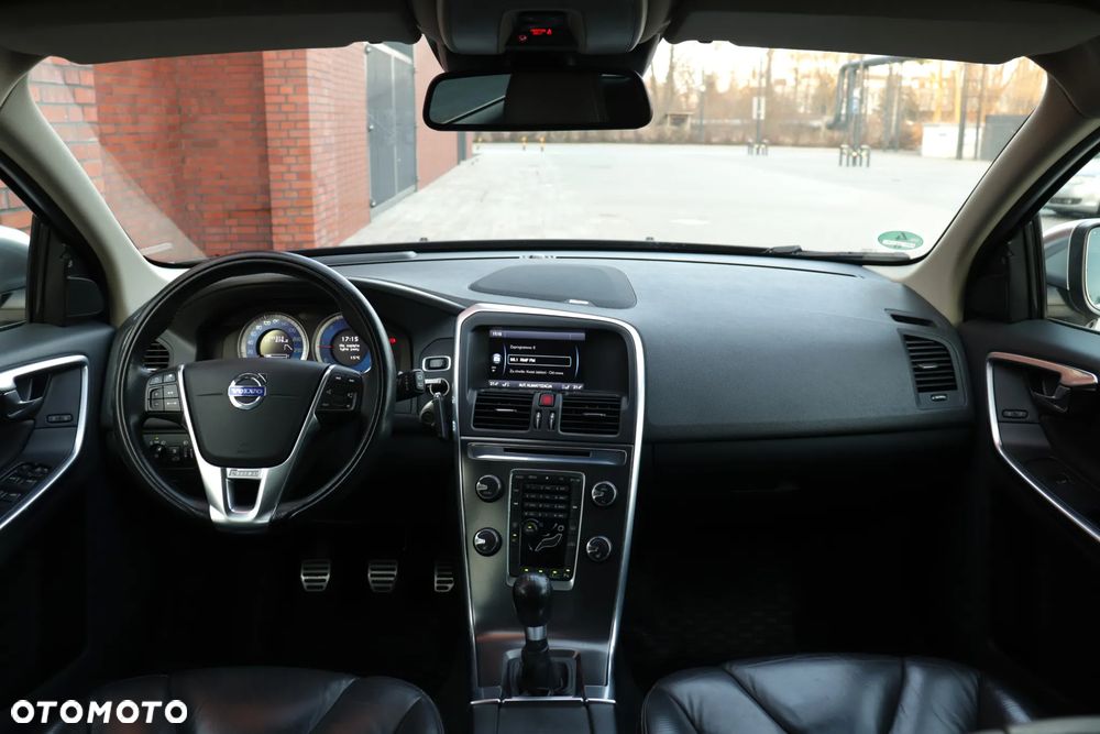 Volvo XC 60 D4 RDesign - 23