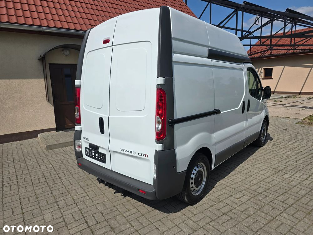 Opel Vivaro - 8