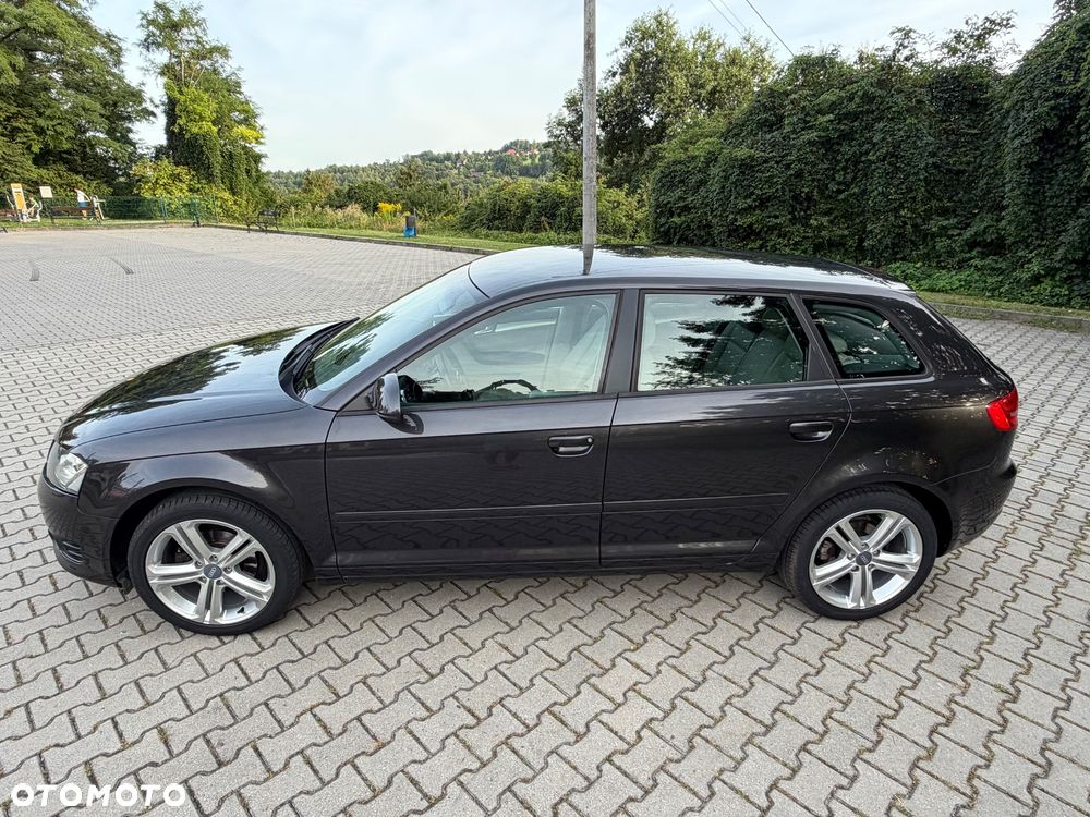 Audi A3 Sportback 1.6 Ambiente - 3