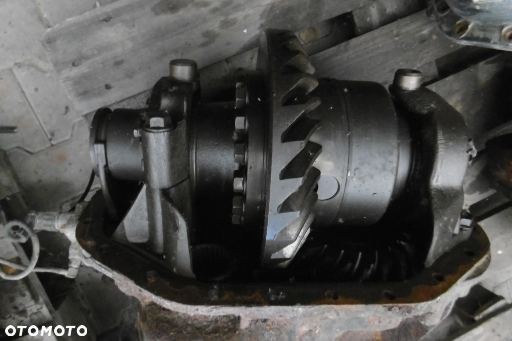WKŁAD MOSTU MAN TGA TGS 8x4 8x8 przelotowy - 2