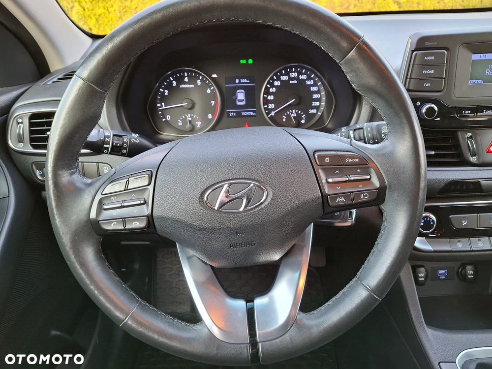 Hyundai i30 1.5 DPI Classic + - 18