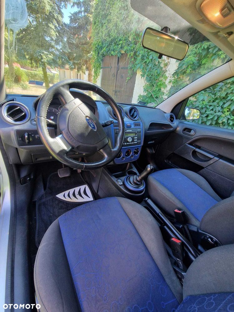 Ford Fiesta - 7