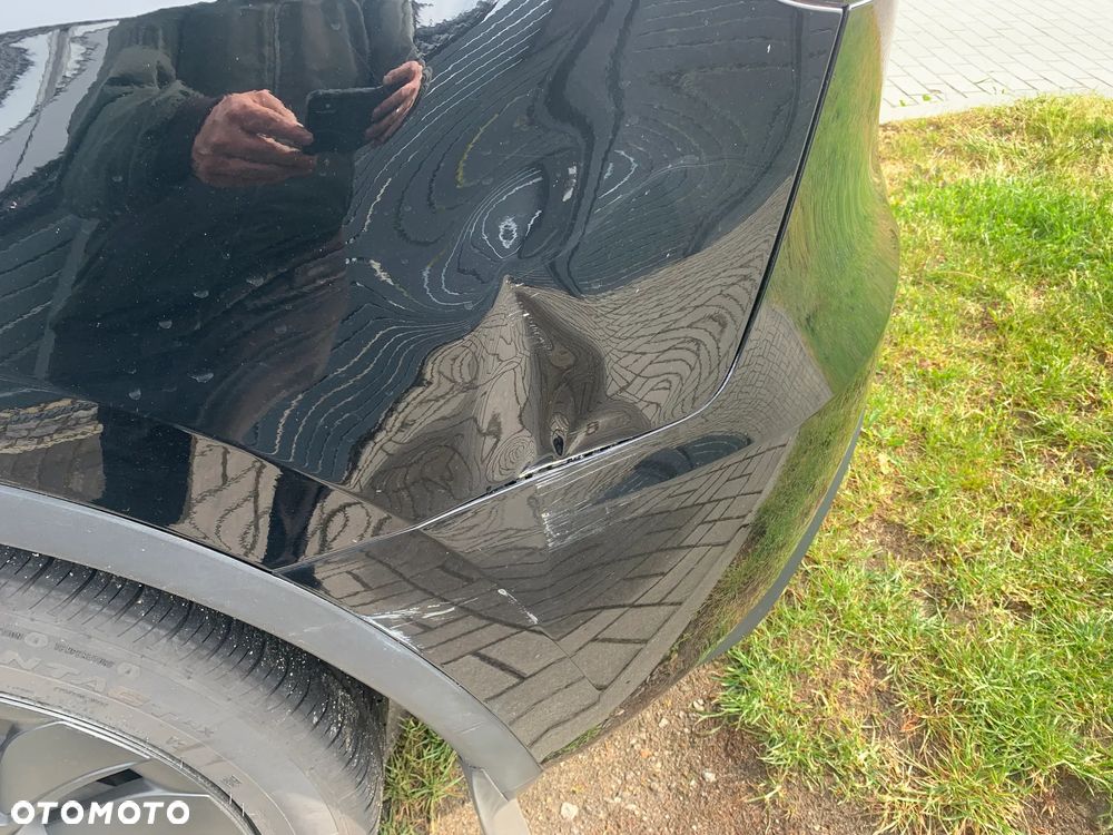 Tesla Model Y Long Range Dual Motor AWD - 9