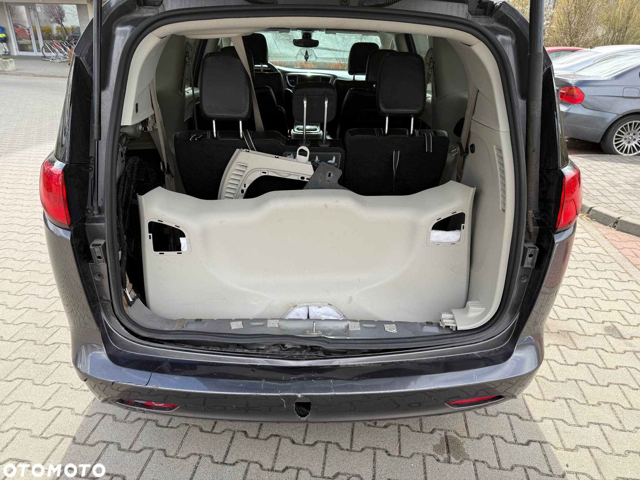 Chrysler Pacifica - 15