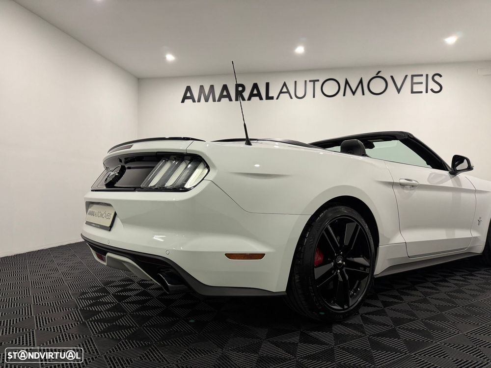 Ford Mustang 2.3i EcoBoost - 23