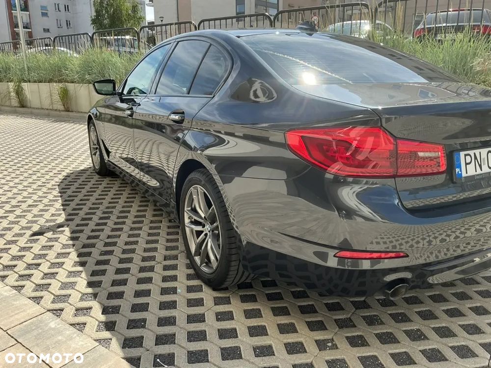 BMW Seria 5 520d Sport Line - 3