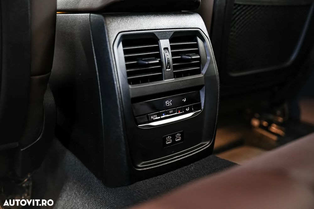 BMW Seria 3 320e Aut. Sport Line - 31