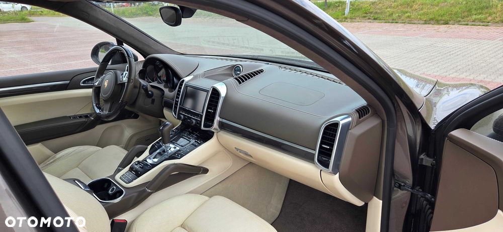 Porsche Cayenne - 6