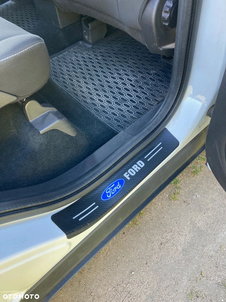 Ford Kuga 1.5 EcoBoost 2x4 Trend - 31