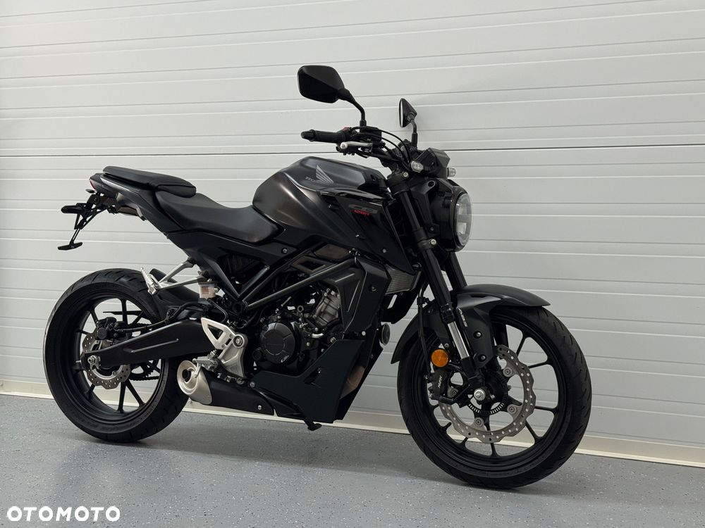 Honda CB - 1