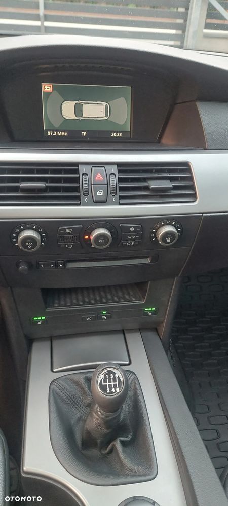 BMW Seria 5 525i - 30