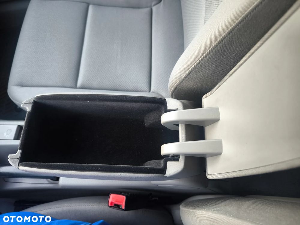 Audi A3 Sportback 1.6 FSI Ambiente - 17