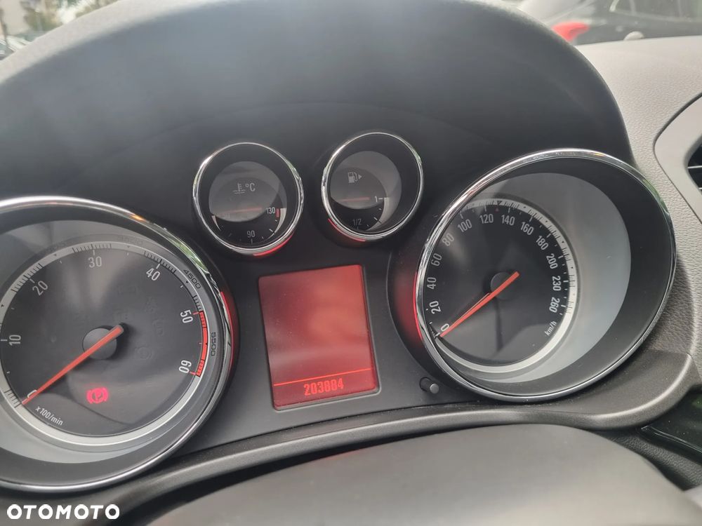 Opel Insignia - 8
