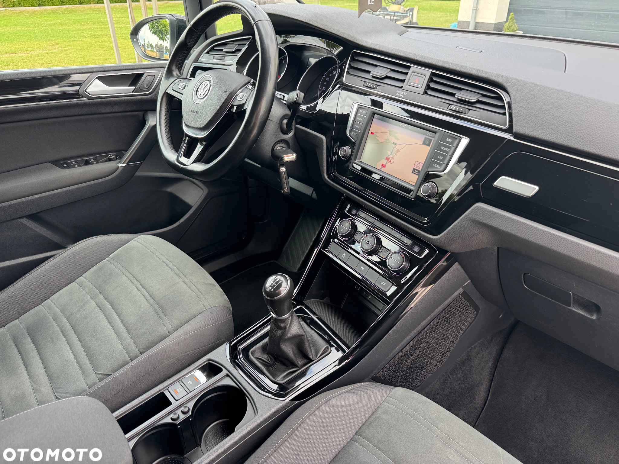Volkswagen Touran 1.4 TSI BMT Highline - 17