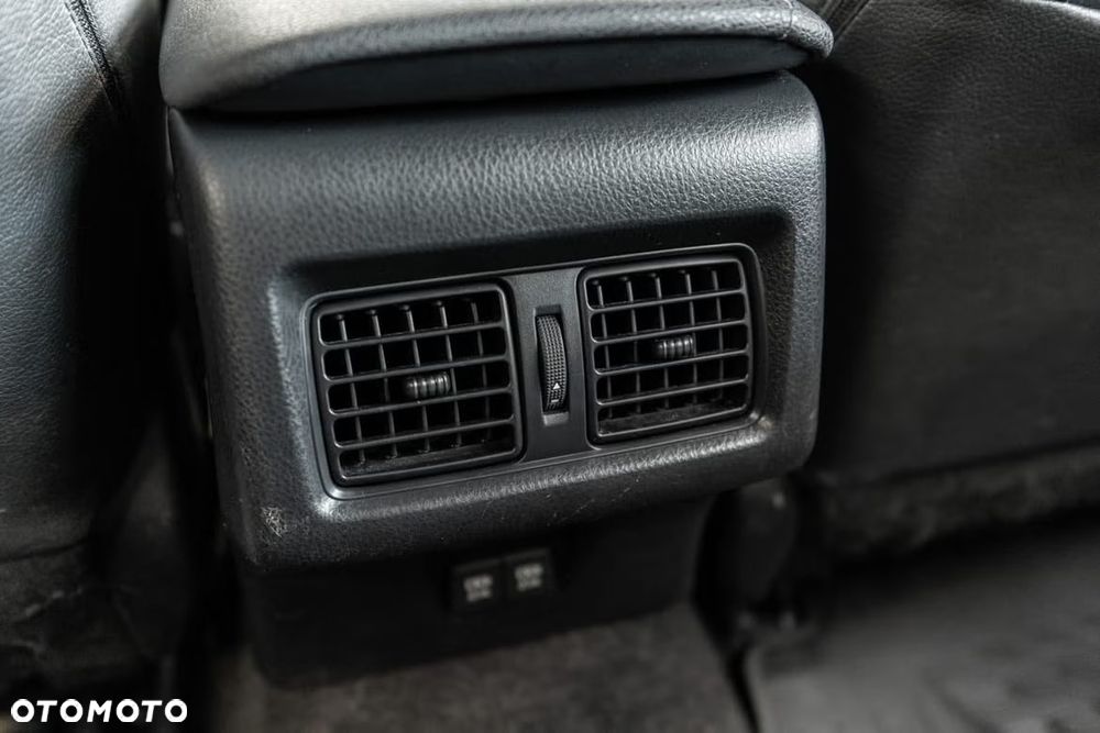 Toyota Camry 2.5 Hybrid Comfort CVT - 31