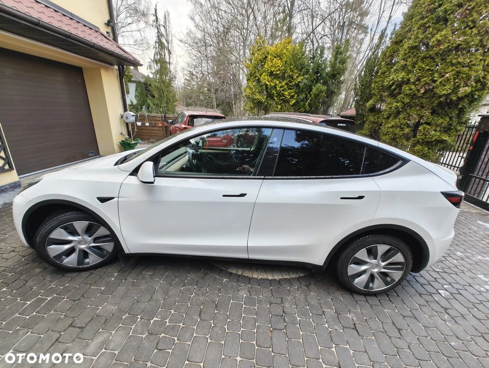 Tesla Y Performance AWD - 4
