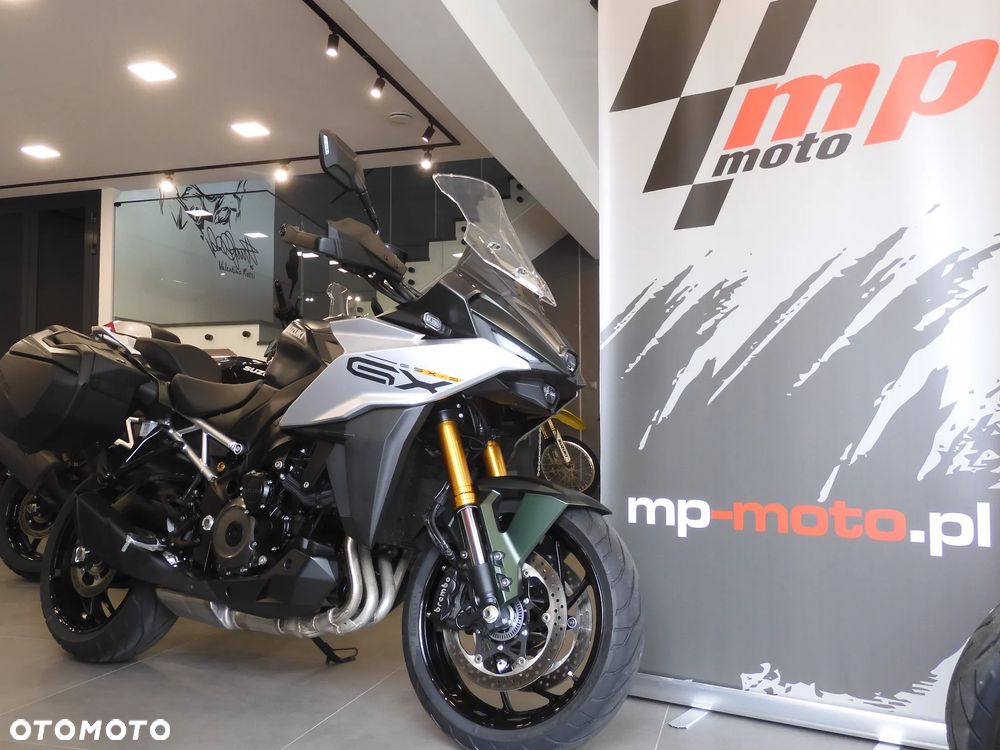 Suzuki GSX - 2