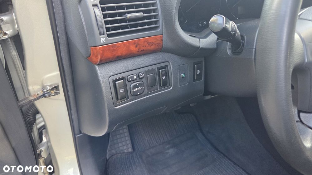 Toyota Avensis 2.0 VVT-i Automatik Sol - 31