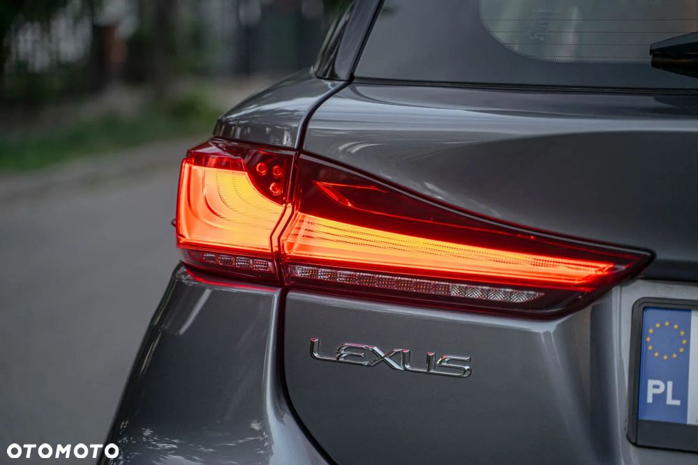 Lexus CT 200h Business Edition - 11