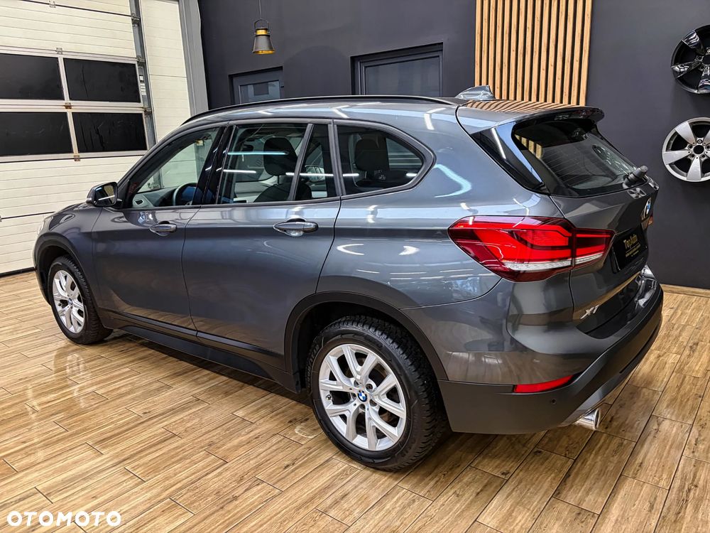 BMW X1 sDrive20i Advantage - 10
