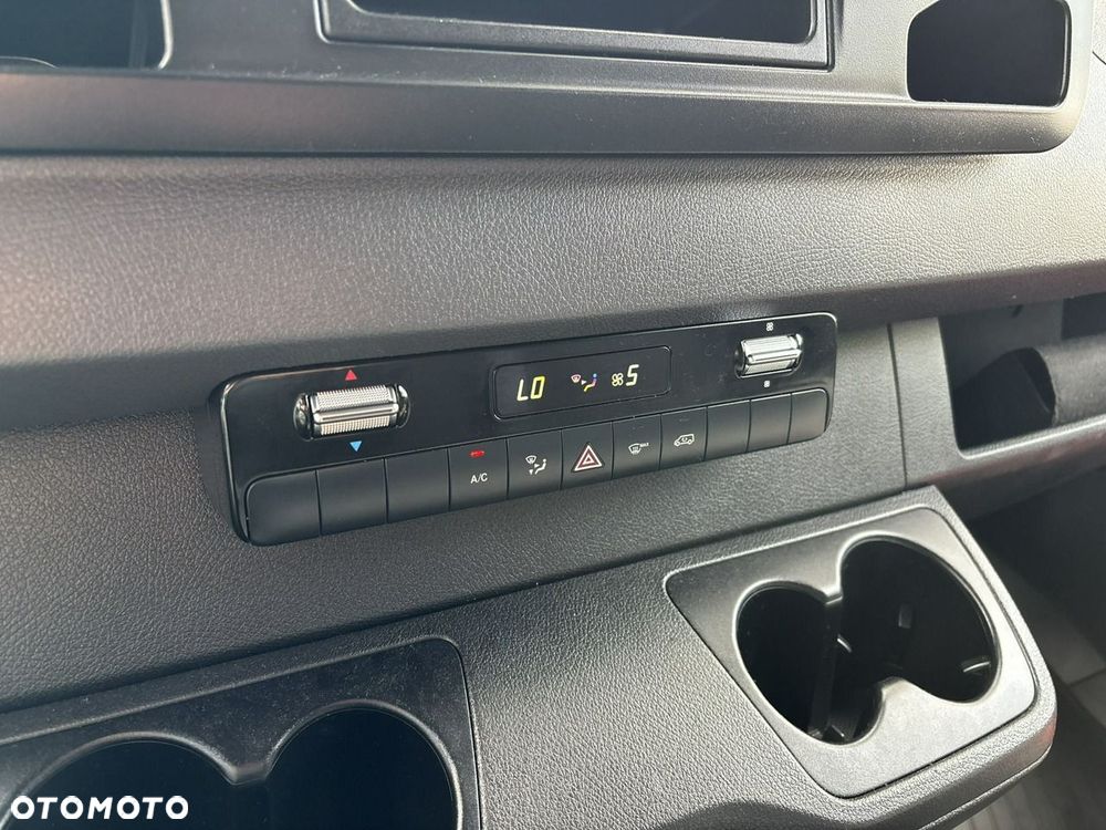 Mercedes-Benz Sprinter - 15