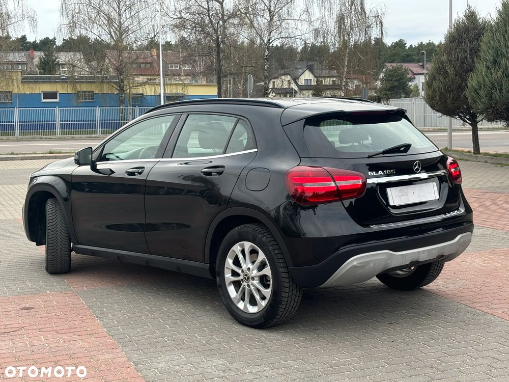 Mercedes-Benz GLA - 5