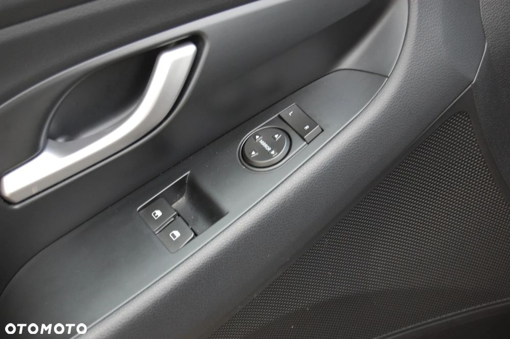 Hyundai i30 1.4 Passion Plus - 17