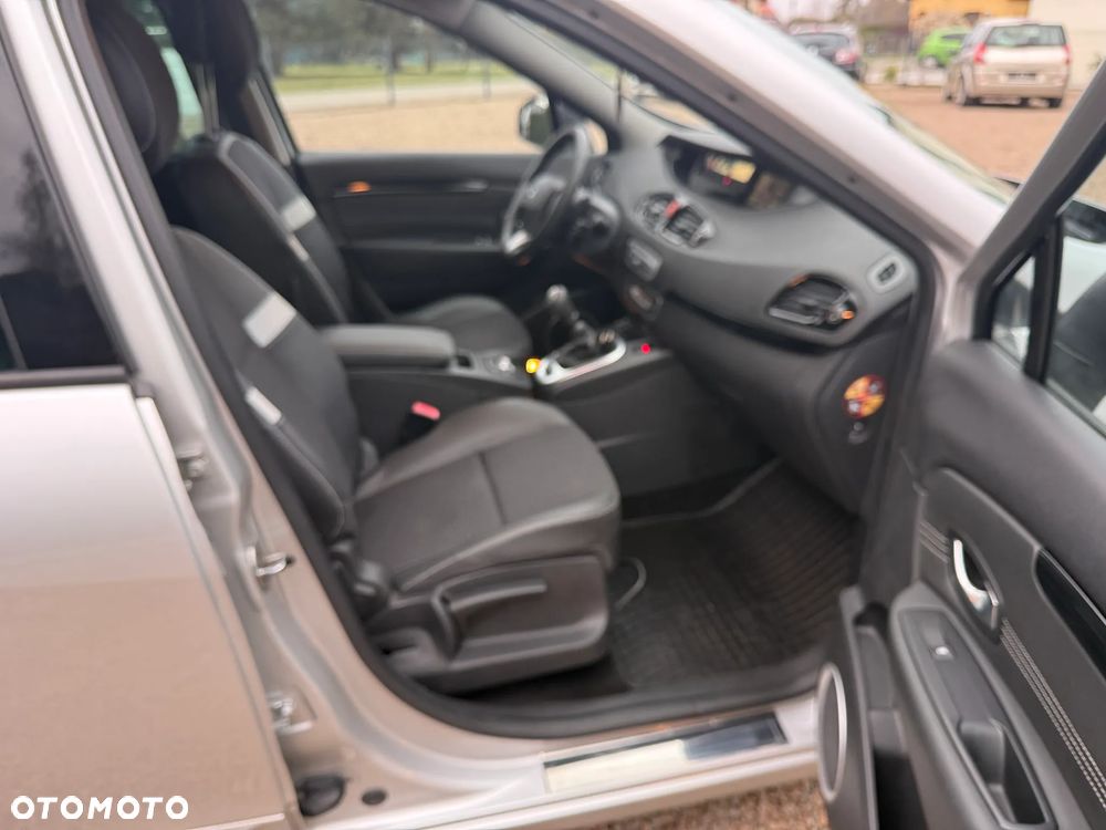 Renault Scenic 1.6 16V 110 Dynamique - 14