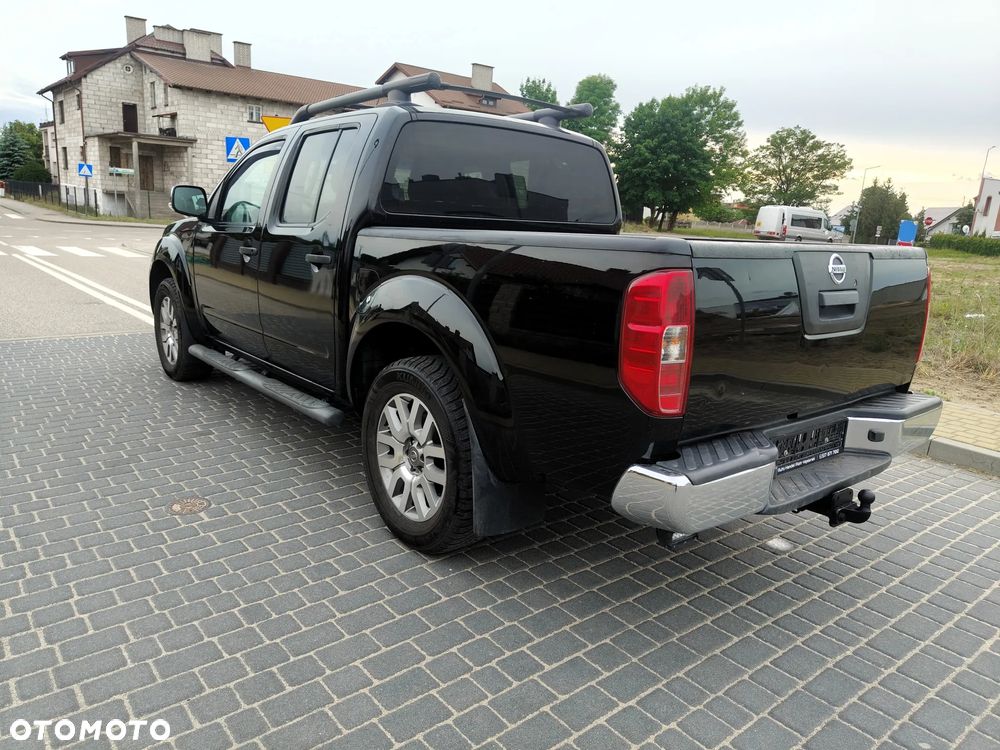 Nissan Navara 3.0 D V6 - 11
