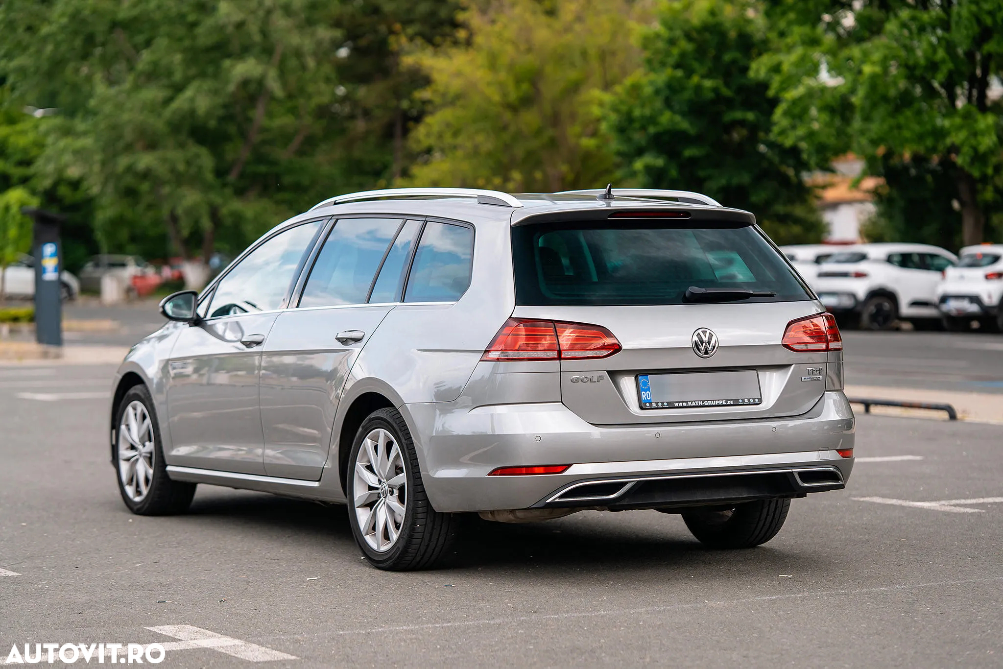 Volkswagen Golf 2.0 BlueTDI DSG Comfortline - 11