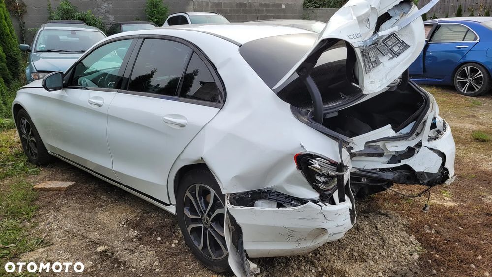 Mercedes-Benz Klasa C 200 4Matic 9G-TRONIC Exclusive - 8