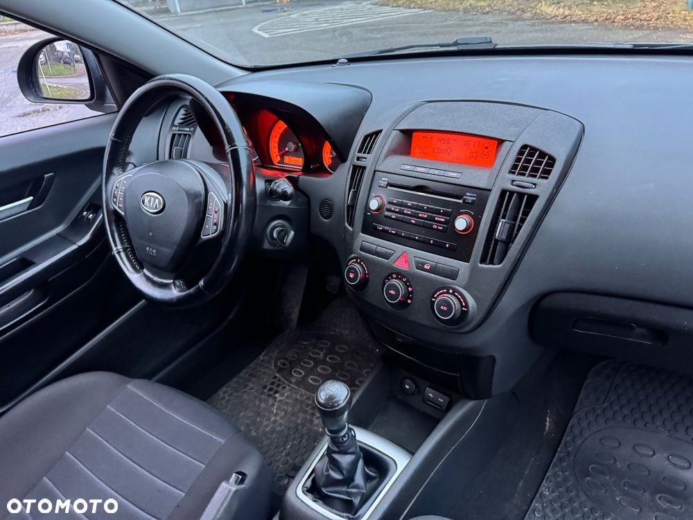 Kia ProCeed 1.4 CVVT Dream-Team Edition - 18