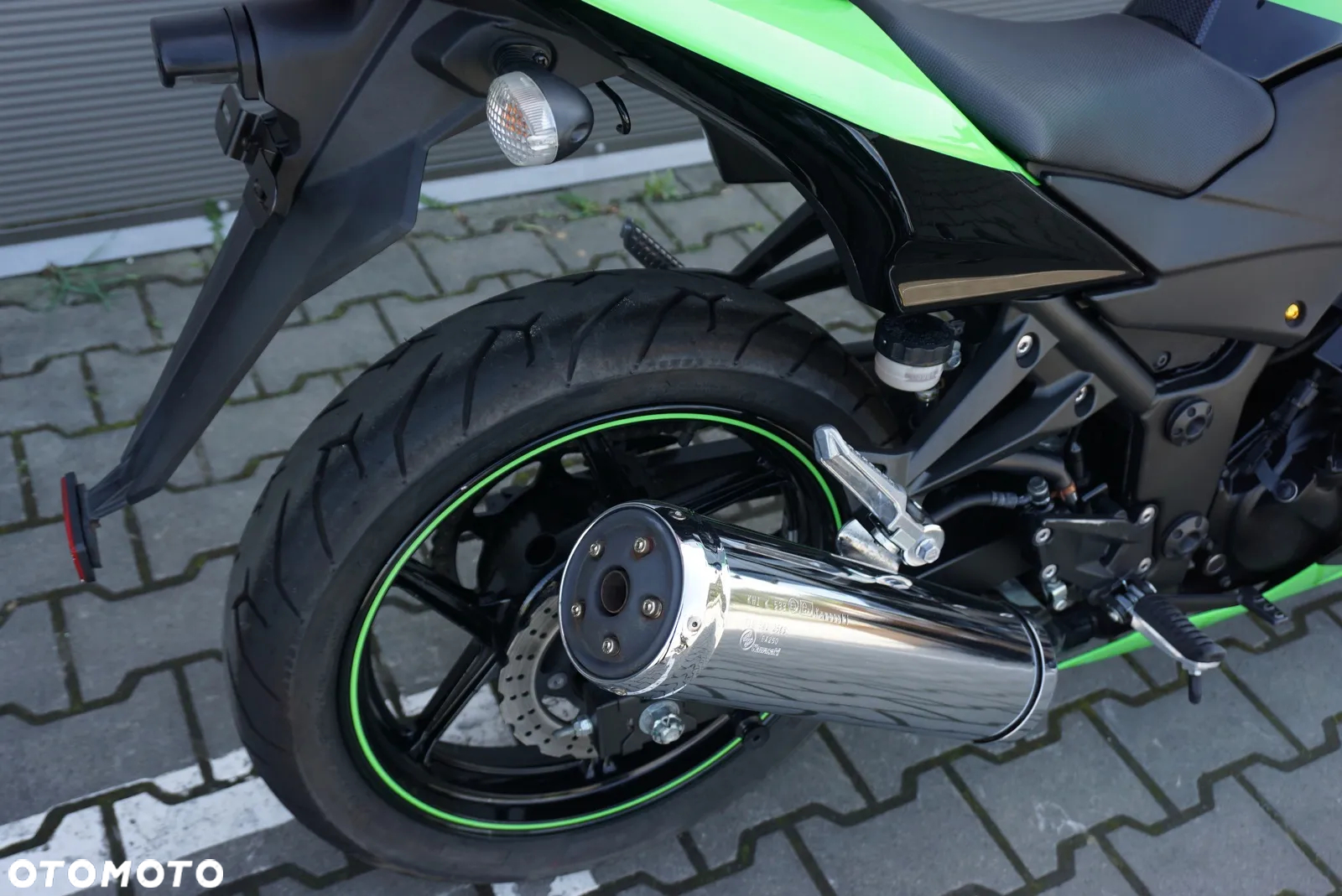 Kawasaki Ninja 250R - 12