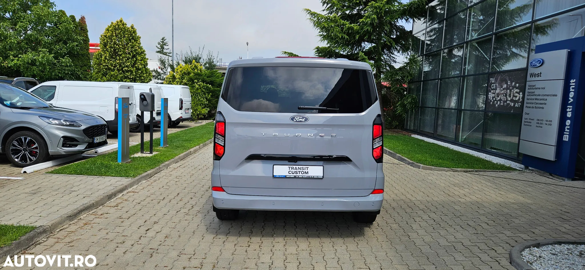 Ford Tourneo Custom Bus 320S 2.0 EcoBlue 170 CP 8AT L1H1 AWD Titanium X - 6