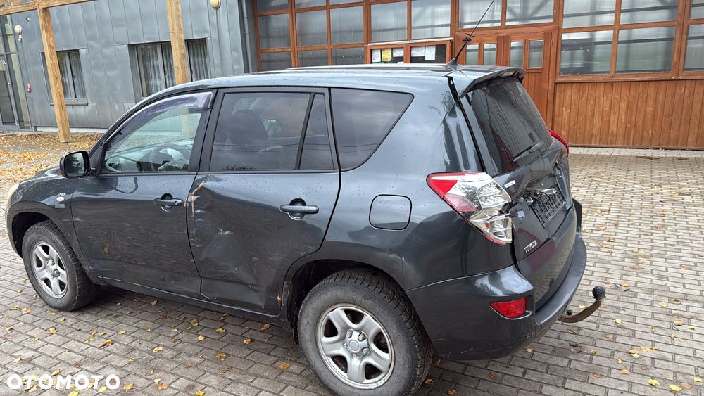 Toyota RAV4 2.2 D-4D 4x4 - 10