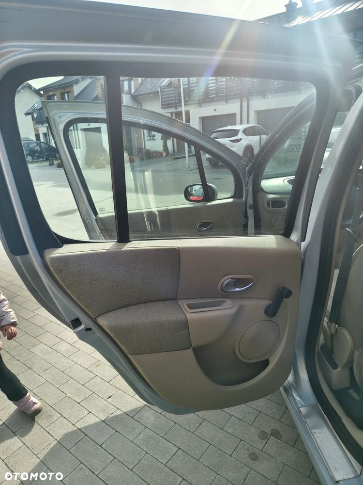 Renault Modus - 10