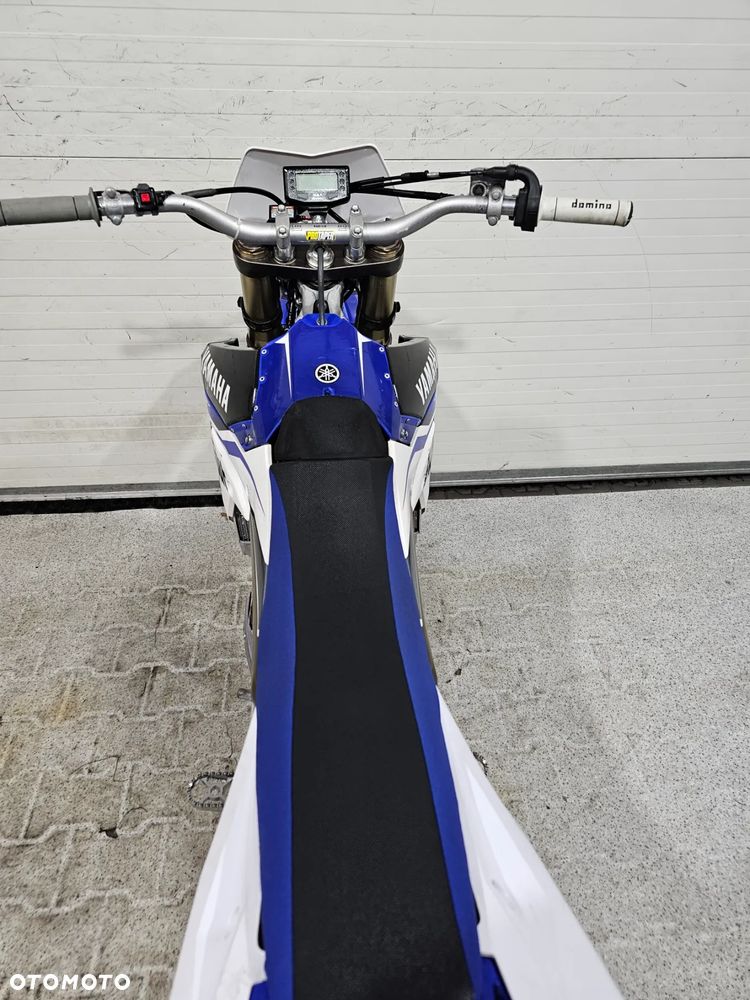 Yamaha YZF - 24