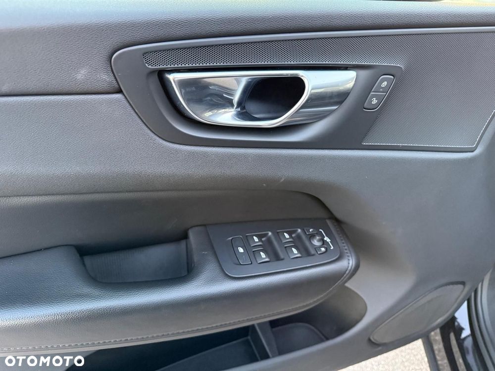 Volvo XC 60 B4 D Geartronic Momentum Pro - 7