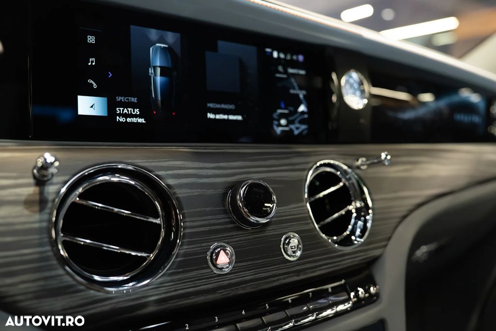 Rolls-Royce Spectre - 33