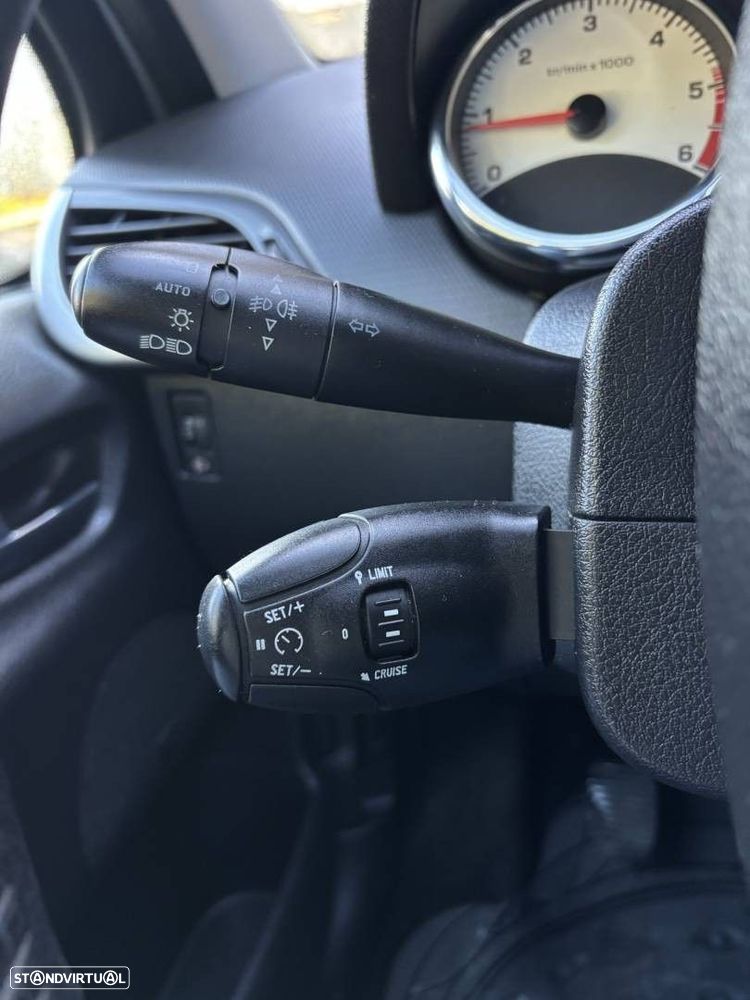 Peugeot 207 - 21