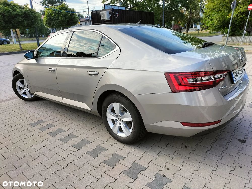 Skoda Superb 2.0 TDI Ambition DSG7 - 10