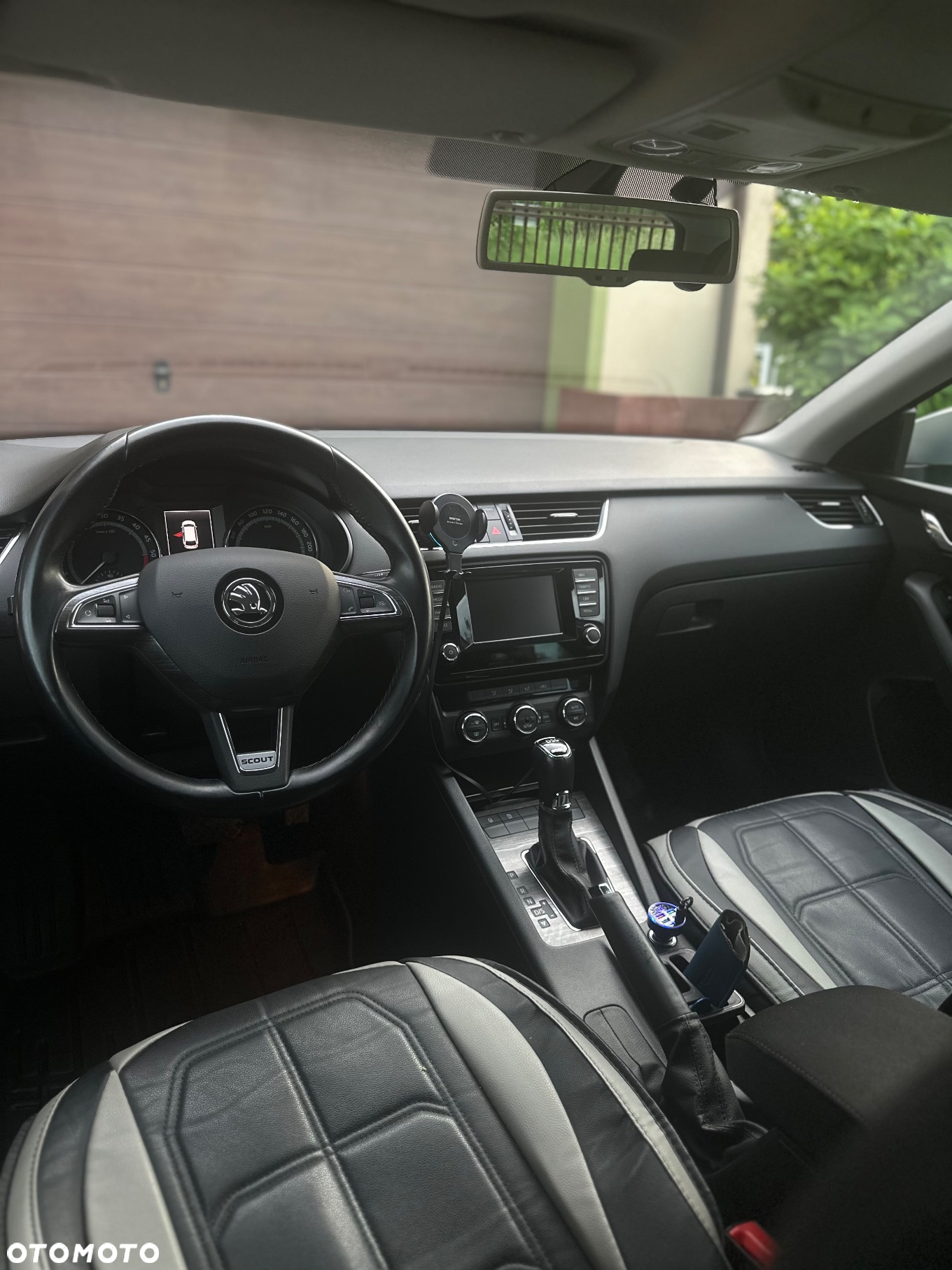 Skoda Octavia Scout 2.0 TDI 4x4 DSG - 9