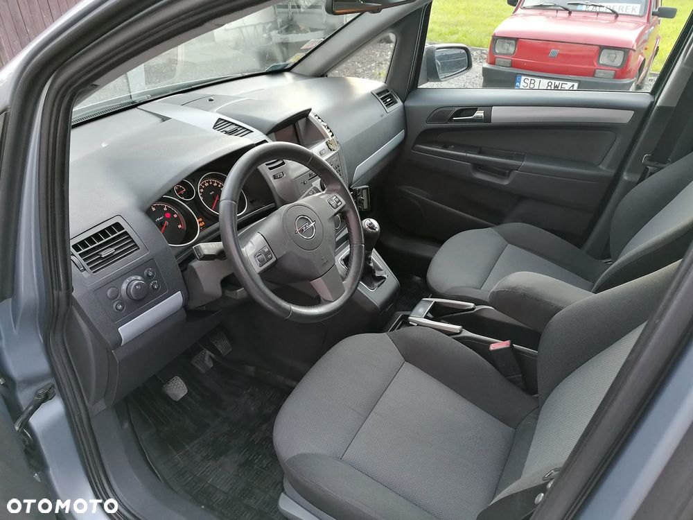 Opel Zafira - 10