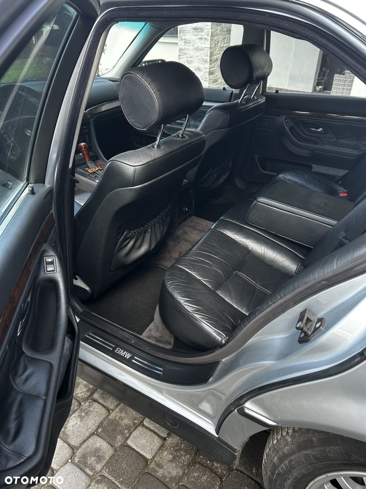 BMW Seria 7 740i - 19