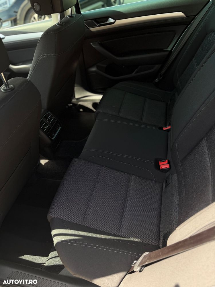 Volkswagen Passat 2.0 TDI Comfortline - 24